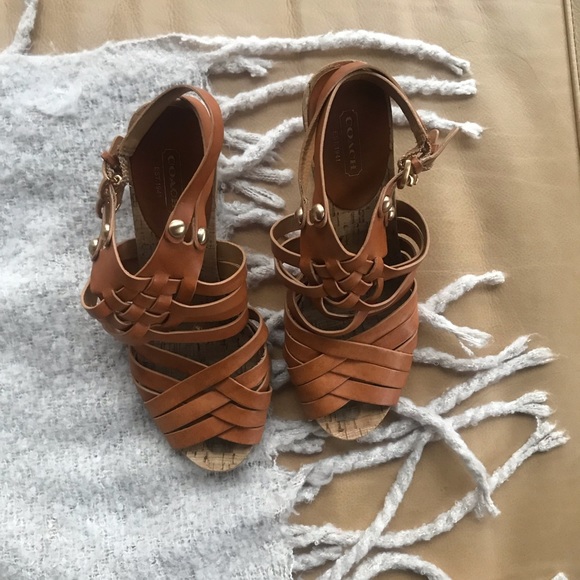 Coach Brown woven leather heels size 8 - Picture 3 of 6
